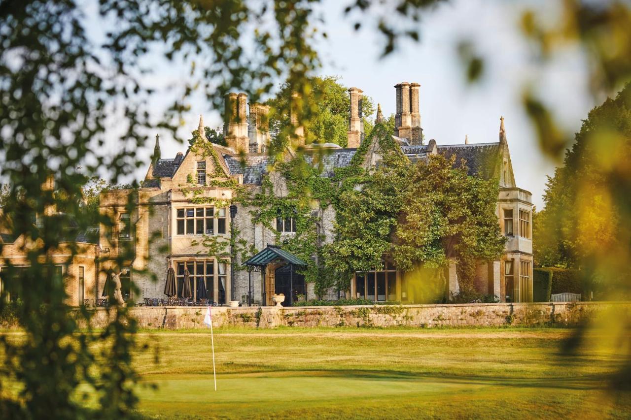 Foxhills Club & Resort Ottershaw Екстер'єр фото