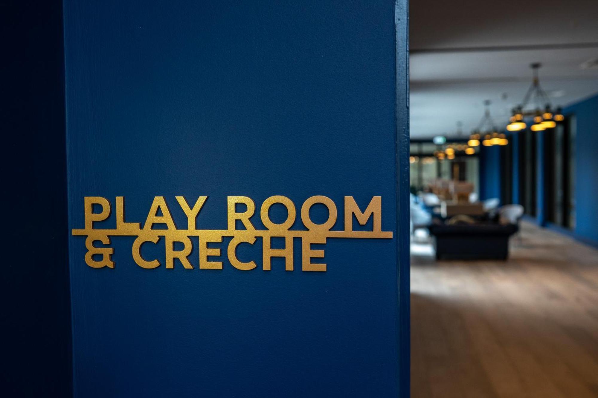 Foxhills Club & Resort Ottershaw Екстер'єр фото