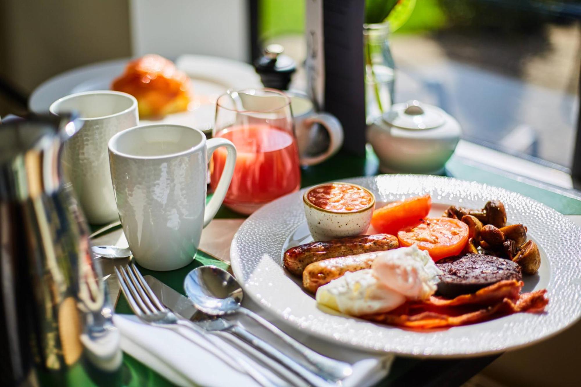 Foxhills Club & Resort Ottershaw Екстер'єр фото