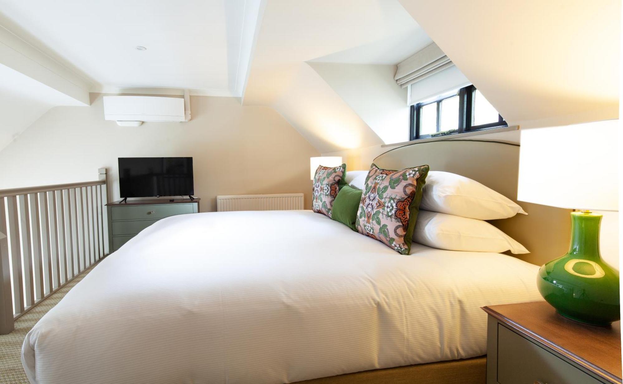 Foxhills Club & Resort Ottershaw Екстер'єр фото