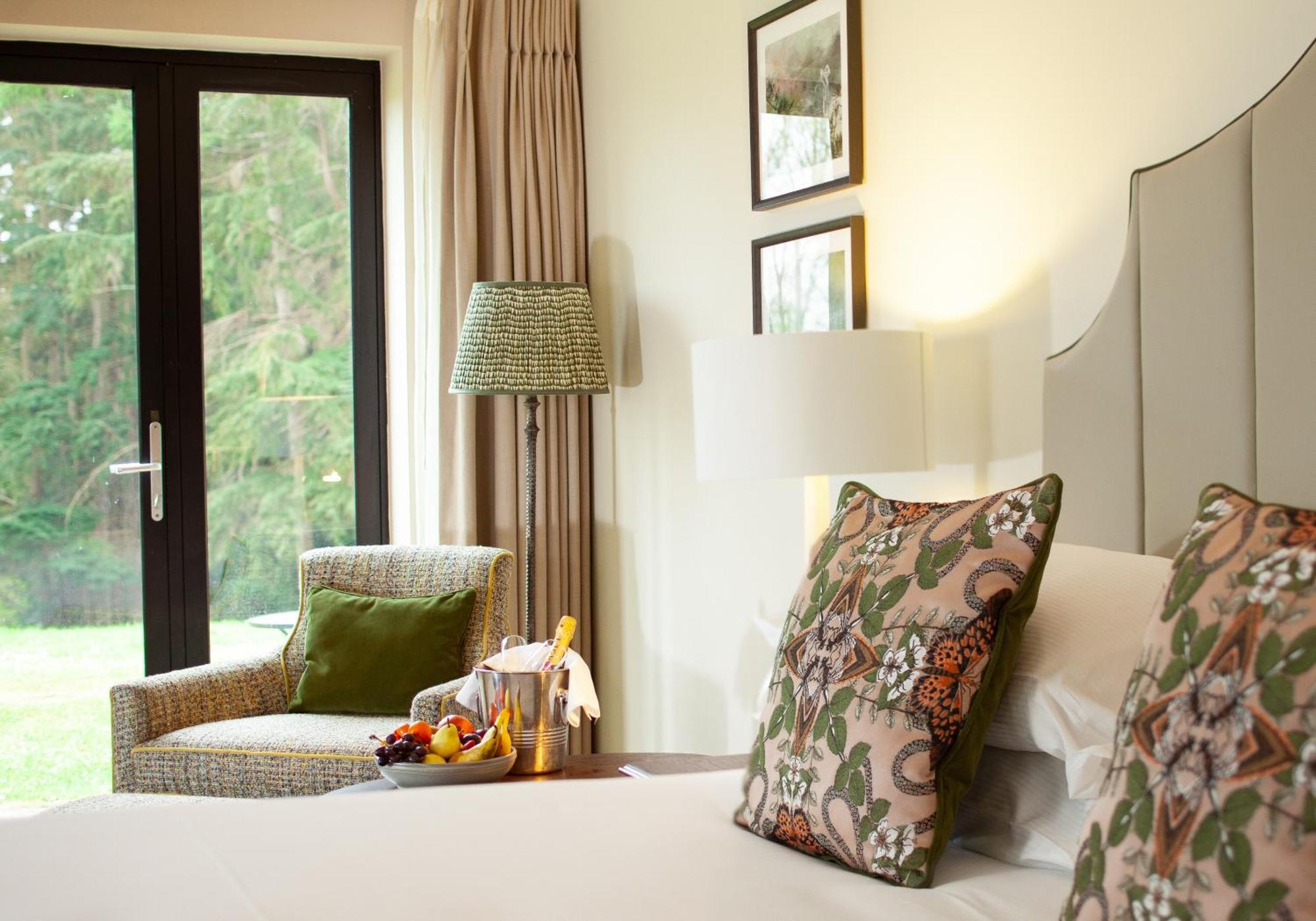 Foxhills Club & Resort Ottershaw Екстер'єр фото