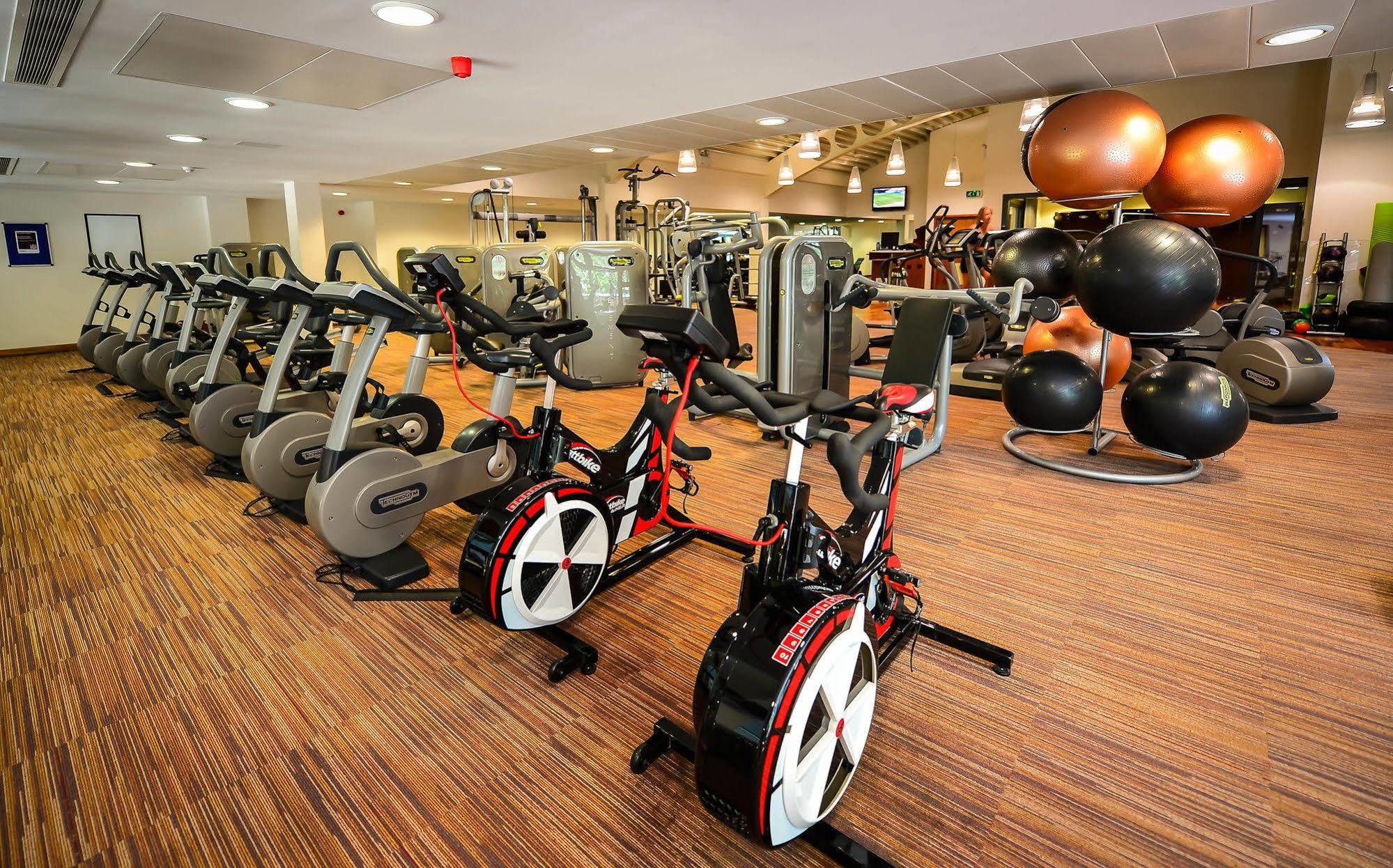 Foxhills Club & Resort Ottershaw Екстер'єр фото
