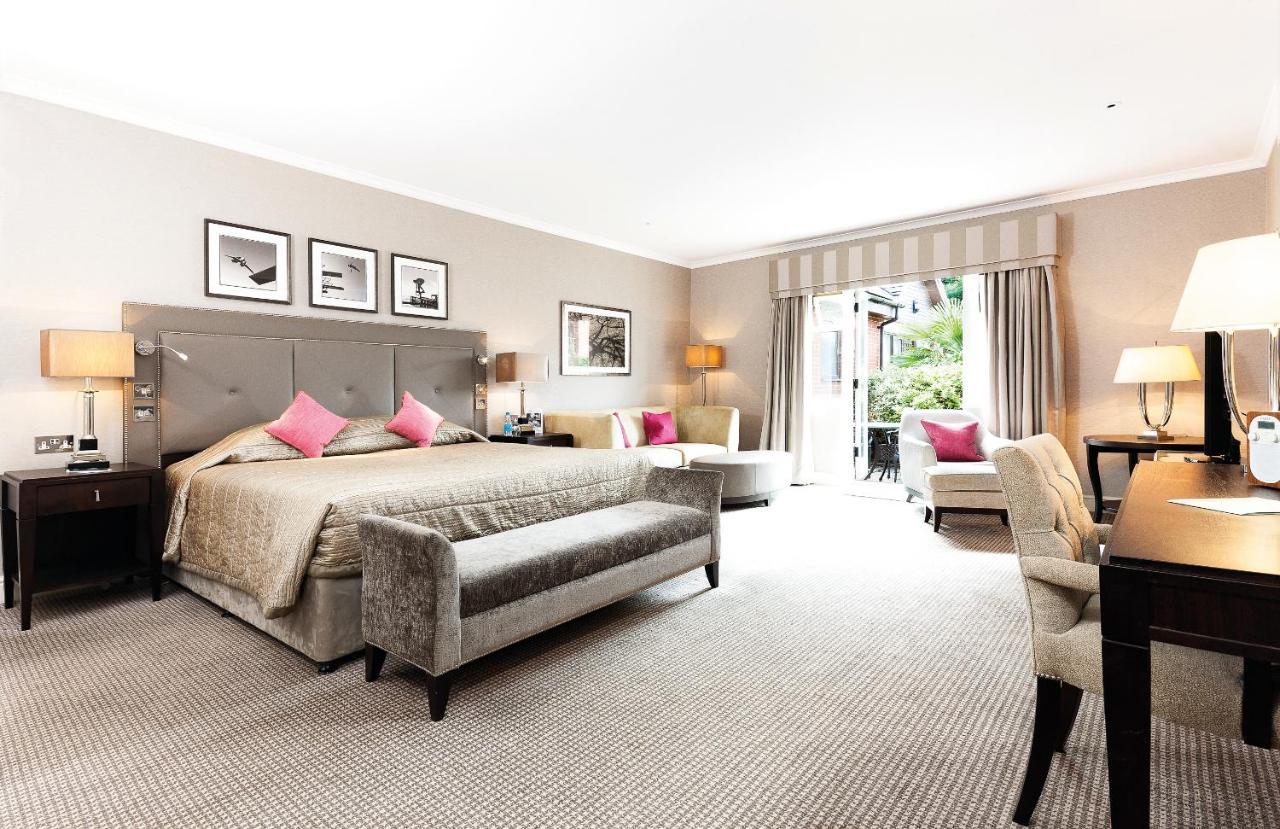 Foxhills Club & Resort Ottershaw Екстер'єр фото