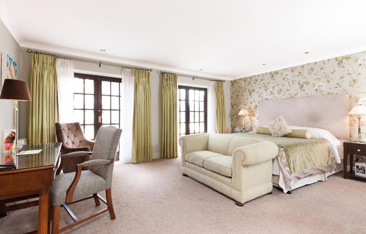 Foxhills Club & Resort Ottershaw Екстер'єр фото